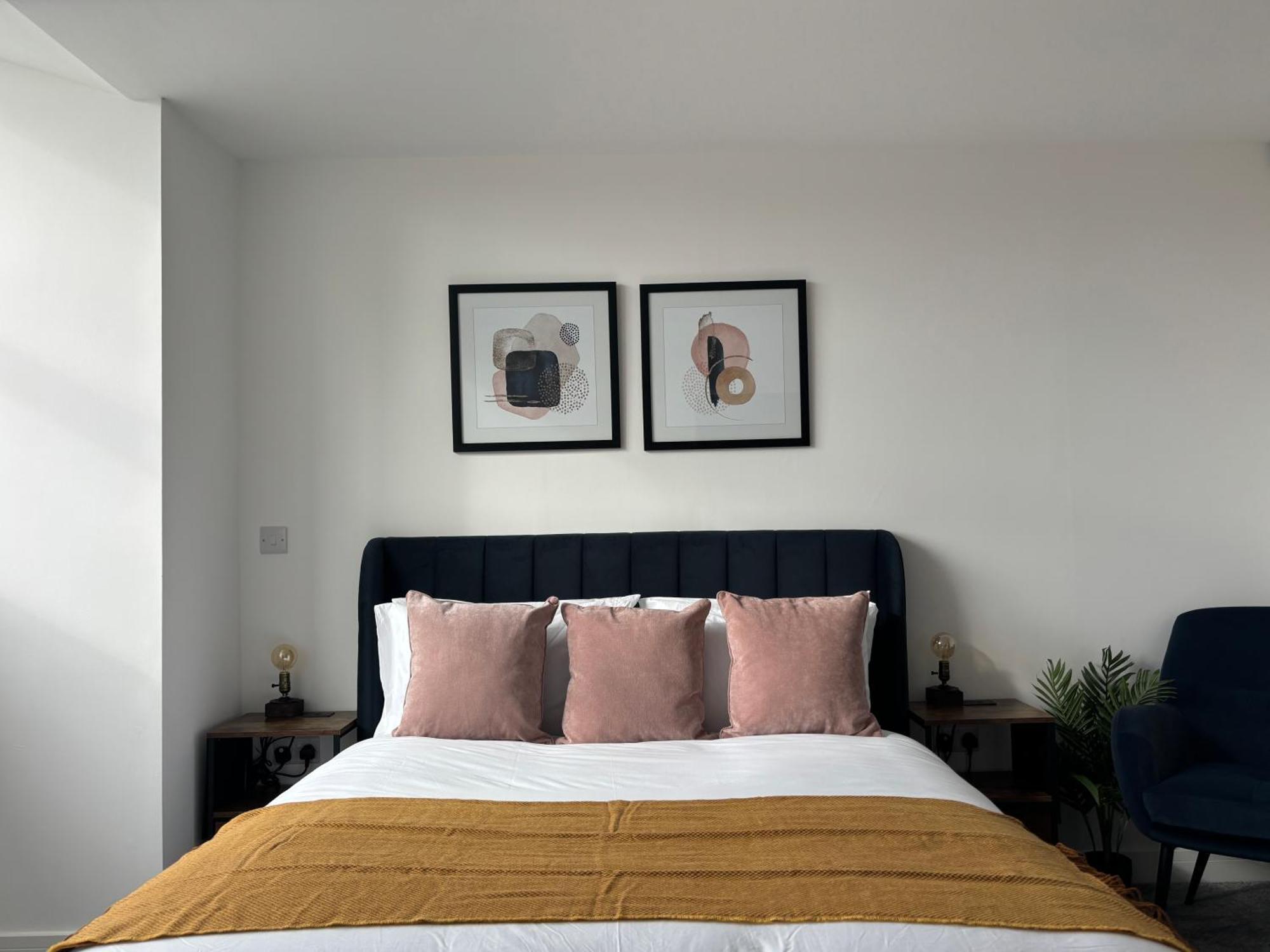 Manchester Apt, Free Parking, Business, Couples & Families ภายนอก รูปภาพ