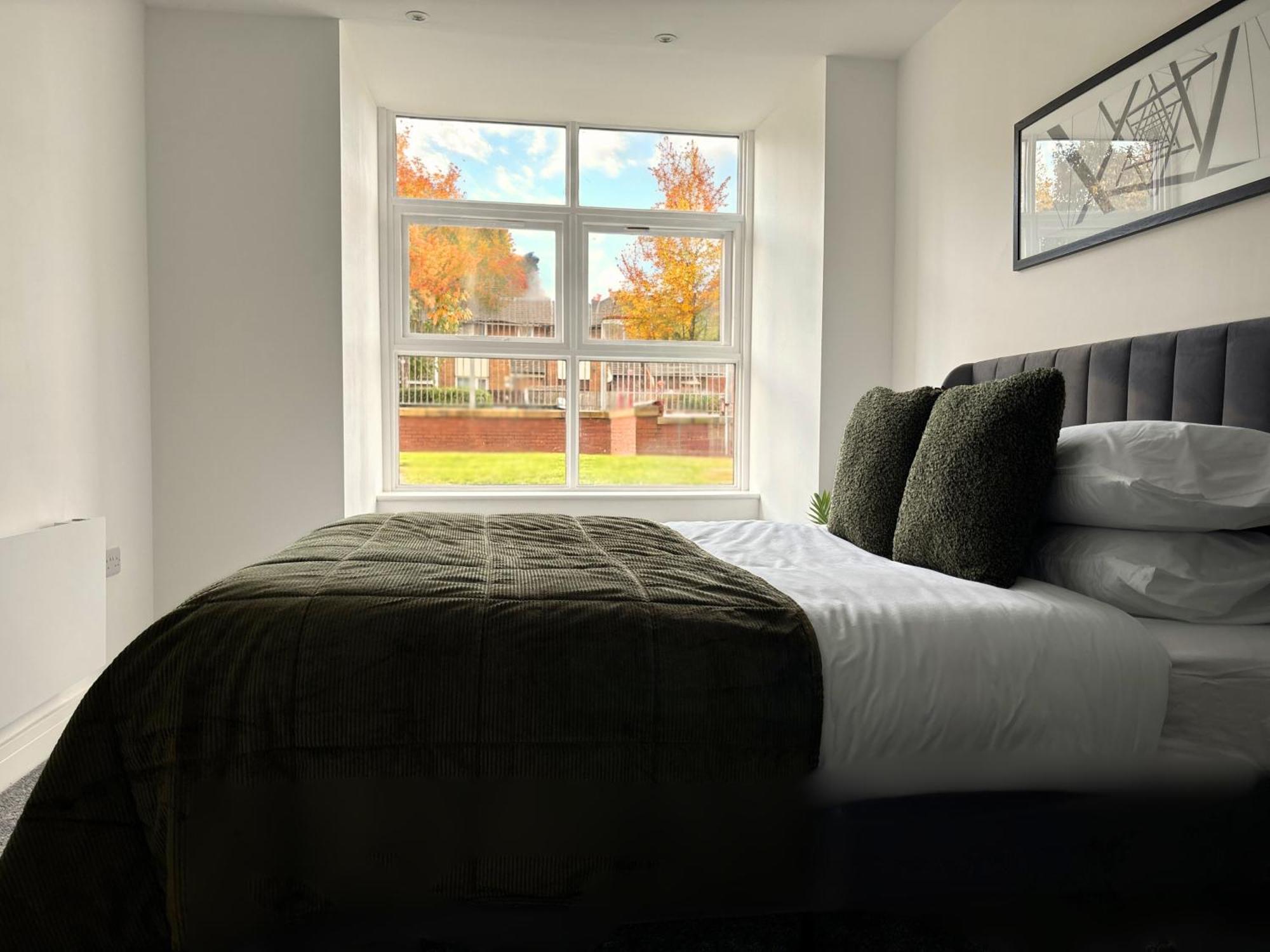 Manchester Apt, Free Parking, Business, Couples & Families ภายนอก รูปภาพ