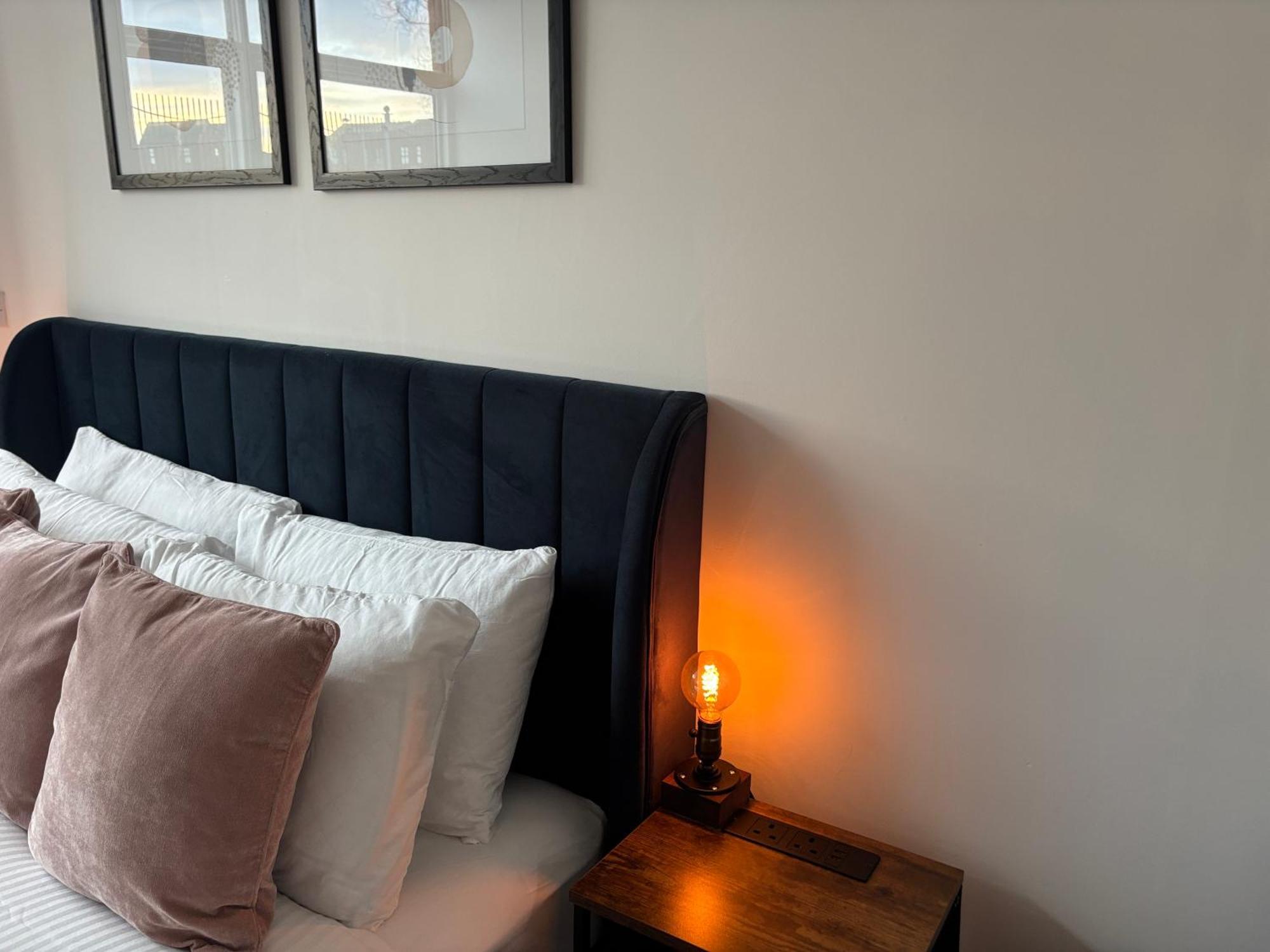 Manchester Apt, Free Parking, Business, Couples & Families ภายนอก รูปภาพ